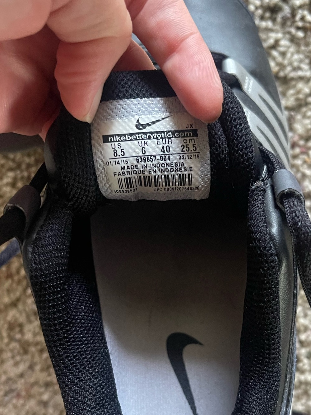 Nike Black and Silver Women's Athletic Shoes - Picture 3 of 4